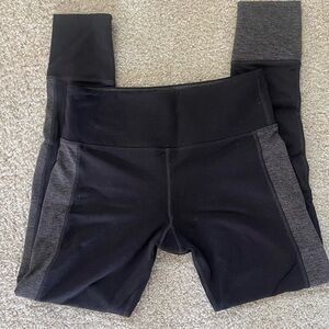 VUORI Women’s Black and Gray Leggings sz S